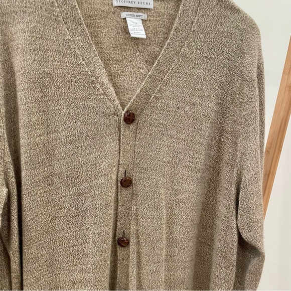 Vintage Marled V-neck Quilted Button Cardigan in Light Brown - Picture 3 of 5